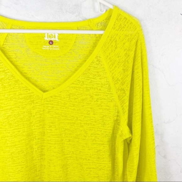 [Lei] - Picture 2 of 3